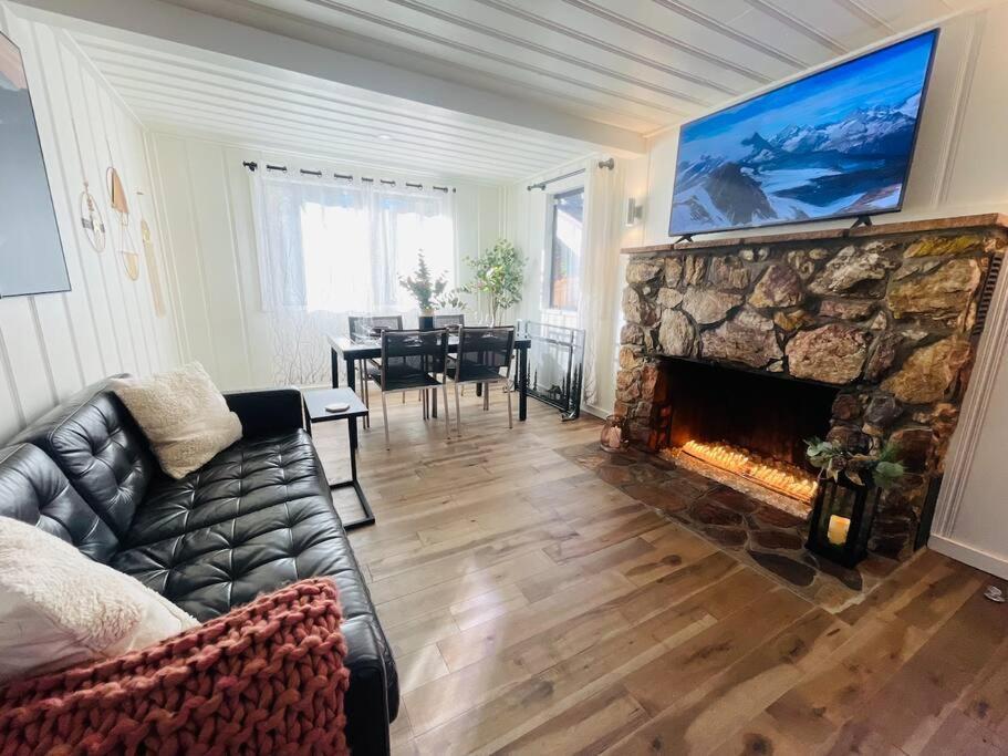 Sled-Ski Lakeside Village Cabin - Spa - Bbq - Firepit - Loft - Games ビッグ・ベアー・レイク エクステリア 写真