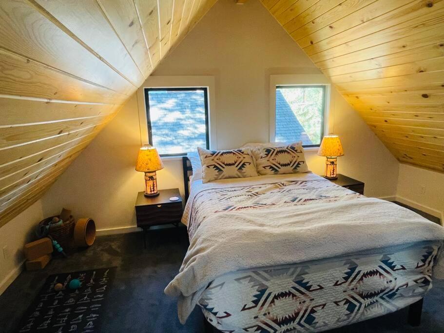 Sled-Ski Lakeside Village Cabin - Spa - Bbq - Firepit - Loft - Games ビッグ・ベアー・レイク エクステリア 写真