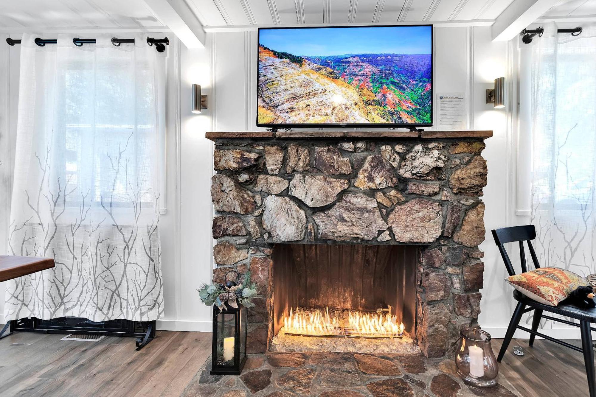 Sled-Ski Lakeside Village Cabin - Spa - Bbq - Firepit - Loft - Games ビッグ・ベアー・レイク エクステリア 写真
