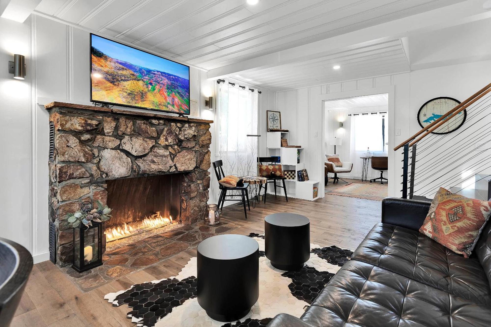 Sled-Ski Lakeside Village Cabin - Spa - Bbq - Firepit - Loft - Games ビッグ・ベアー・レイク エクステリア 写真